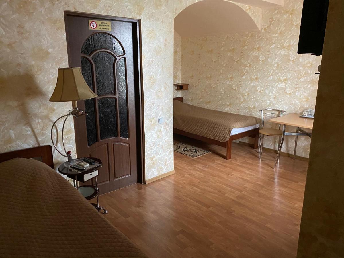 Гостинний Маєток Hotel Myla Exterior foto