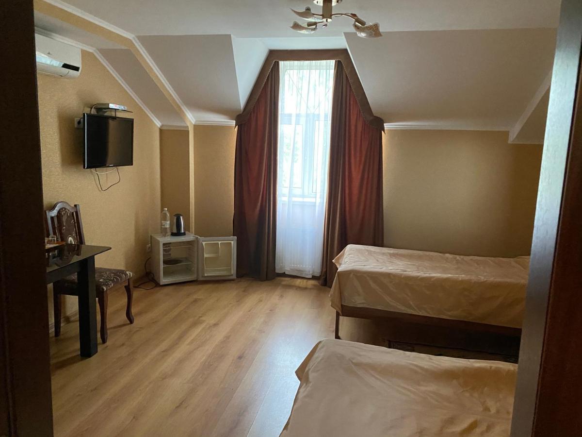 Гостинний Маєток Hotel Myla Exterior foto