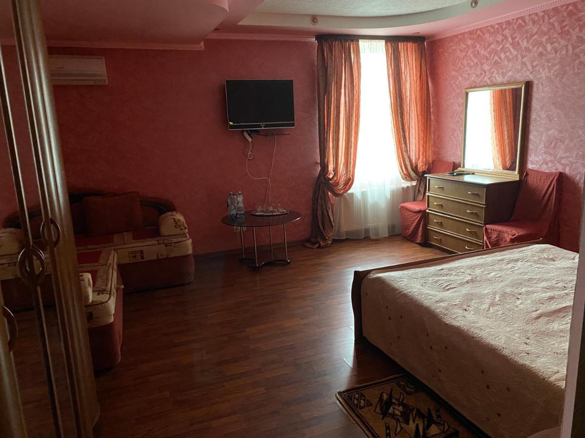 Гостинний Маєток Hotel Myla Exterior foto